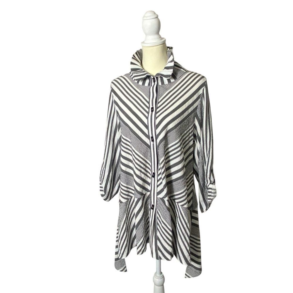 Vintage Moonlight Asymmetrical Striped Button Front Tunic Blouse Women's Size M.
